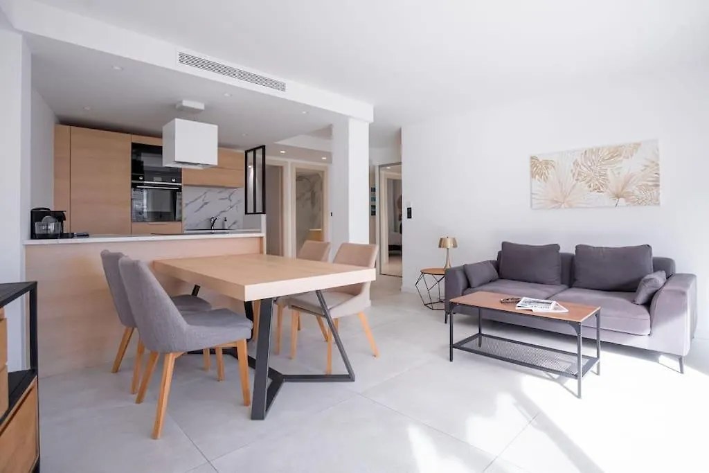 Amazing Apartment With Private Terrace & Full Air Conditioning - Walk To The Beach, La Croisette! - Latour Maubourg 18 By Halldis Cannes Frankrijk