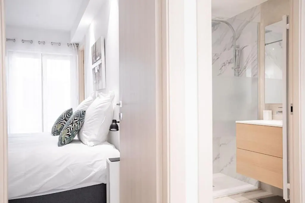 Amazing Apartment With Private Terrace & Full Air Conditioning - Walk To The Beach, La Croisette! - Latour Maubourg 18 By Halldis Cannes