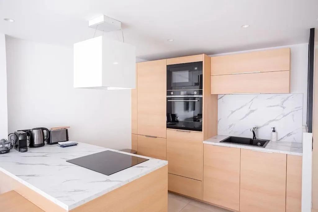 Amazing Apartment With Private Terrace & Full Air Conditioning - Walk To The Beach, La Croisette! - Latour Maubourg 18 By Halldis Cannes