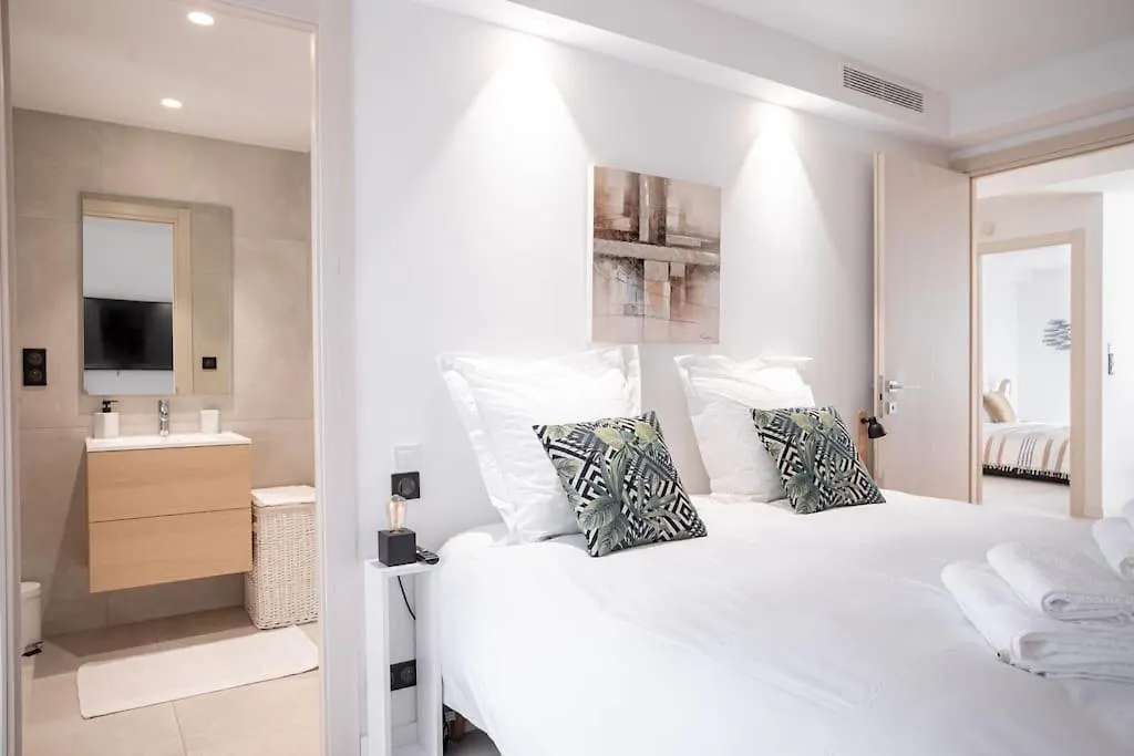 Amazing Apartment With Private Terrace & Full Air Conditioning - Walk To The Beach, La Croisette! - Latour Maubourg 18 By Halldis Cannes